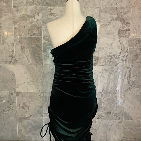 House of Harlow 1960 Velvet One Shoulder Ruched Dress - Picture 6 of 8